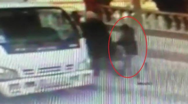 Fatih'te yankesicilik anları güvenlik kamerasında