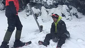 Kartalkaya'da kaybolan tatilciyi JAK timi kurtardı