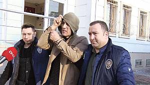 Komşusunu sokak ortasında boruyla dövmüştü! Tutuklandı