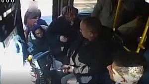 Otobüs bekleyen kadının cep telefonunun çalınma anı kamerada