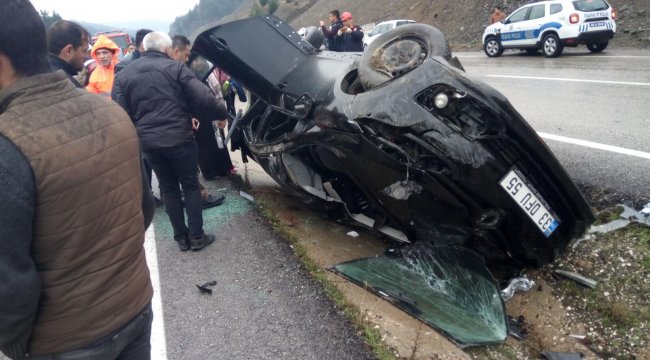 Refüje devrilen araçta 3 yaşındaki bebek öldü