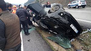 Refüje devrilen araçta 3 yaşındaki bebek öldü