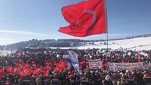 Sarıkamış şehitleri için 20 bin kişi yürüdü