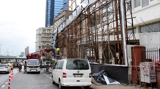 Şişli'de fırtınada ölüm: Reklam panosu kaldırılıyor