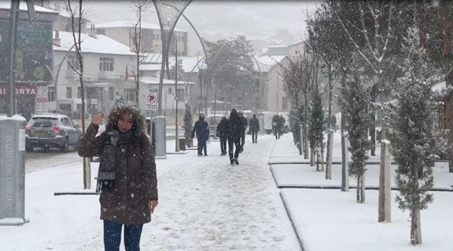 Son dakika.. Karadeniz kara teslim.. Kop Dağı Geçidi'nde ulaşımda aksamalar yaşandı