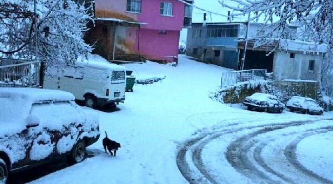 Turgutlu’nun yüksek kesimlerindeki kırsal mahaller beyaza büründü