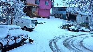 Turgutlu’nun yüksek kesimlerindeki kırsal mahaller beyaza büründü