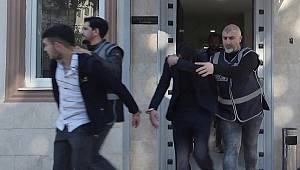 5 bin lira alacak için telefon ve otomobil gasp ettiler