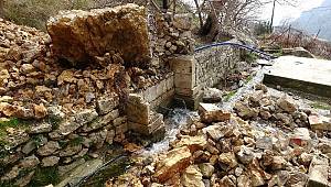 700 yıllık çeşme yerle bir oldu