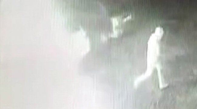 Adana'da kendisini terk eden sevgilisinin arabasını yaktı
