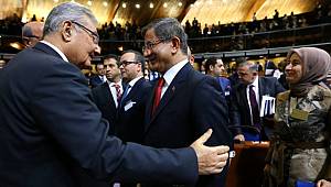 Ahmet Davutoğlu, Deniz Baykal ile bir araya geliyor