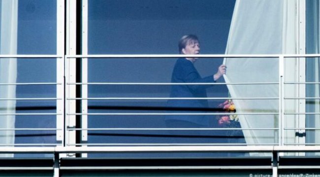 Almanya'da Thüringen krizinden çıkış aranıyor