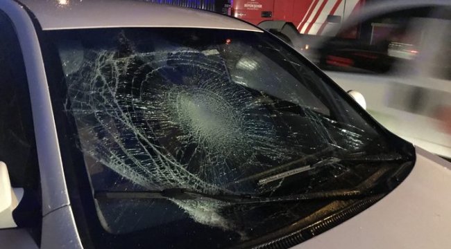Beylikdüzü'nde yangına müdahale eden itfaiye erine otomobil çarptı
