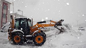 Bitlis'te kardan kapanan 575 yerleşim yeri, ulaşıma açıldı
