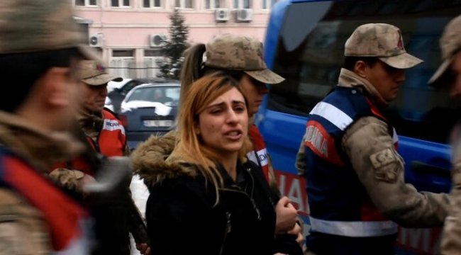 Cezaevi firarisi kadın, evinde yaptırdığı gizli bölmede yakalandı