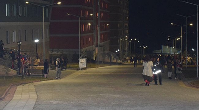 Deprem söylentisi öğrencileri sokağa döktü