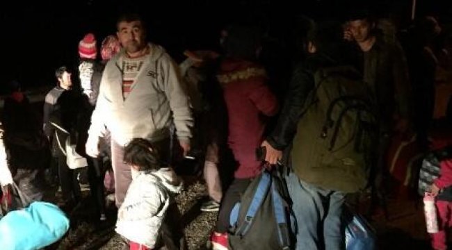 Düzensiz göçmenler Çanakkale'de sahillere geliyor