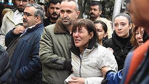 Evinde ölü bulunan doktor defnedildi