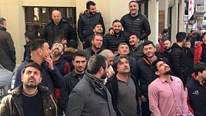 Galata'da yangın paniği! Patlayan cam aşağıya düştü