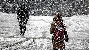 Hakkari'de eğitime kar engeli!