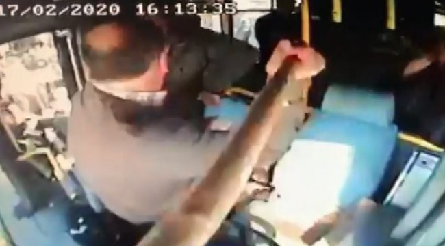 Halk otobüsünde beyzbol sopalı kavga