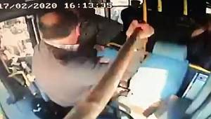 Halk otobüsünde beyzbol sopalı kavga