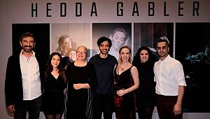 Hedda Gabler'ın galasına ünlü akını