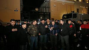 İdlib’teki saldırı Rusya’nın İstanbul Başkonsolosluğu önünde protesto edildi