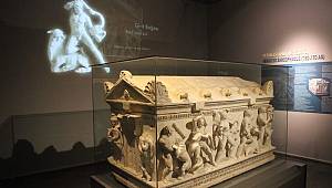 İnşaat kazısında bulunan Herakles lahdi, müzede sergileniyor