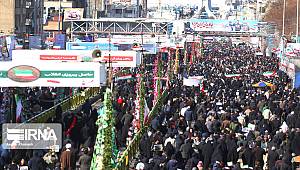 İran'da devrimin 41. yıldönümü: Kutlamalarda ABD'ye tepki