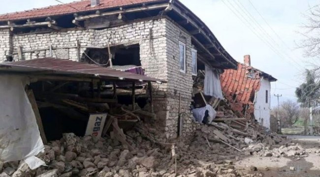 İran'daki Deprem Sonrası Van'da Can Kayıpları Var