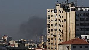 İsrail'den Gazze'de Hamas'a ait hedeflere hava saldırısı
