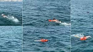 İstanbul Boğazı'nda can pazarı! Akıntıda sürüklendi, son anda kurtarıldı