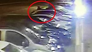 İşten çıkarılmasına neden olan amirinin evini taradı