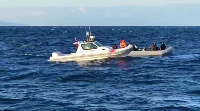 İzmir'de 30 göçmen yakalandı
