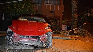 Kontrolden çıkan otomobil evin duvarını yıktı: 4 yaralı