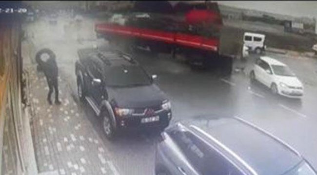 Kontrolü kaybeden TIR felaketi getirdi
