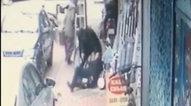 Manisa'daki sokak ortasındaki kanlı cinayet güvenlik kamerasında