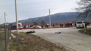 Minibüsle motosiklet çarpıştı, baba öldü ise kızı yaralandı