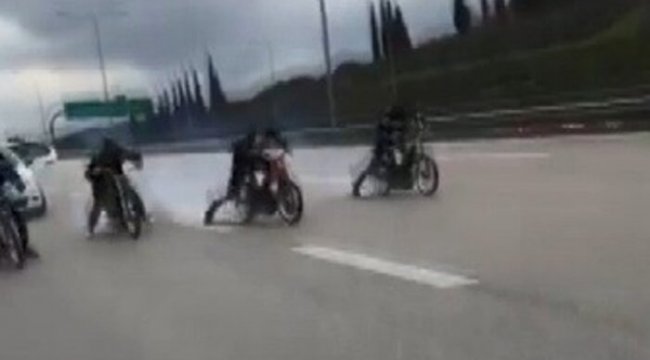 Otobanda 4 motosikletlinin ölüm yarışı