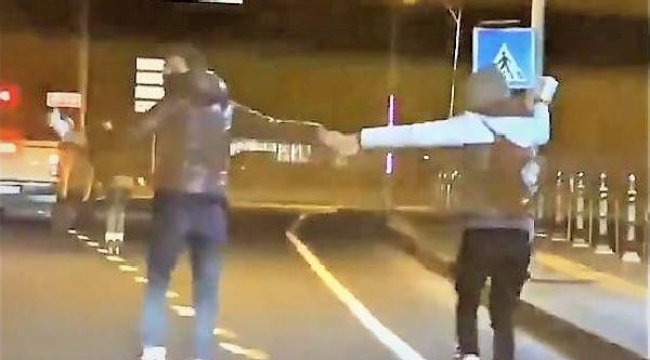 Patenli gençlerin halaylı ve tehlikeli yolculuğu!