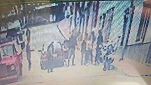 Pencereden sarkan çocuğu kurtarmıştı... Samsun'un kahraman kuryesine tebrik yağıyor