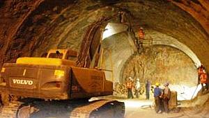 Pendik´te metro inşaatı çöktü