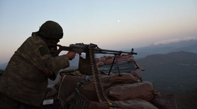 PKK'lı bir terörist daha güvenlik güçlerine teslim oldu