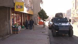 Sultangazi'de silahlı market soygunu! Yüz maskesiyle geldi parayı alıp kaçtı