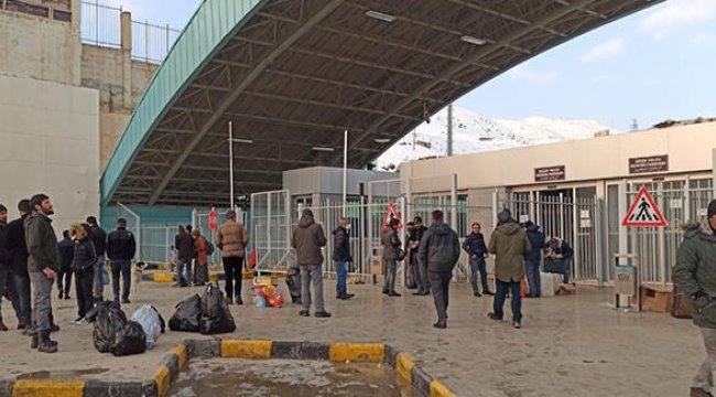 Türkiye'ye girişleri yasaklandı
