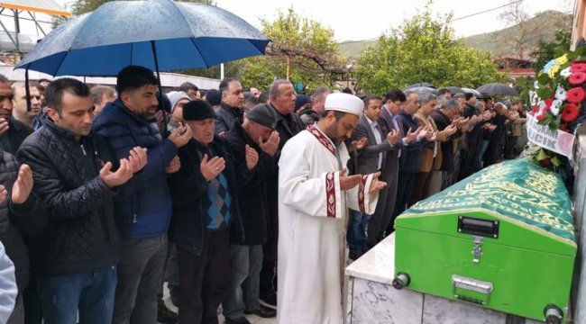 Yem karma makinesinin şaftına sıkışan küçük Oktay'dan kahreden haber
