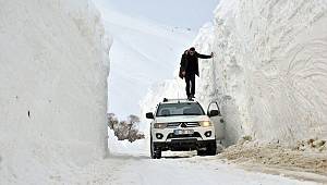 Yüksekova’da kar kalınlığı 6 metreyi geçti