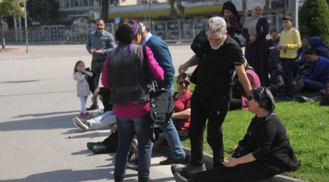 Adana'da kadınlar erkekleri 8 Mart mitinginden kovdu