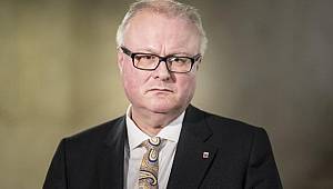 Alman bakan, kendini trenin önüne atarak intihar etti!